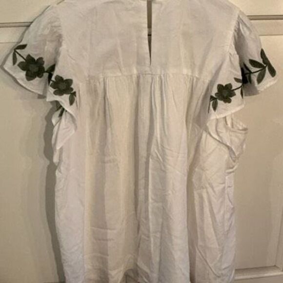 Crown & Ivy Flutter Sleeve Embroidered Top Sz M Lined Boho Babydoll - Picture 12 of 12